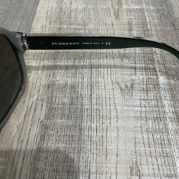 Burberry Sunglasses - Picture 4 of 8